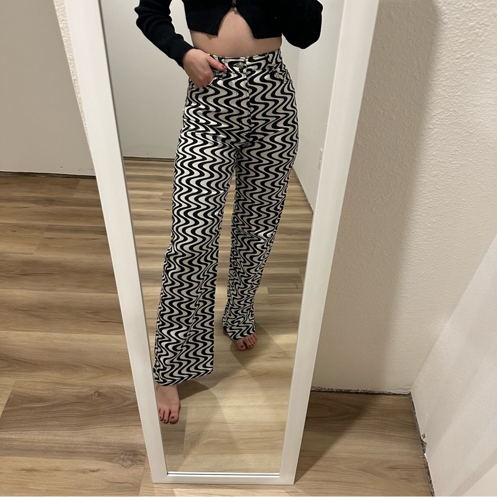 H&M Divided Black and White Wide Leg Zig Zag Patterned Jeans